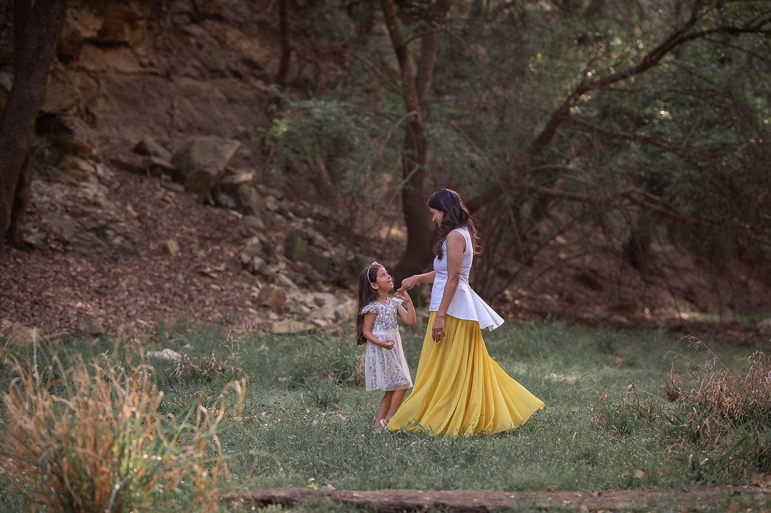 san antonio family photographer mommy and me dancing
