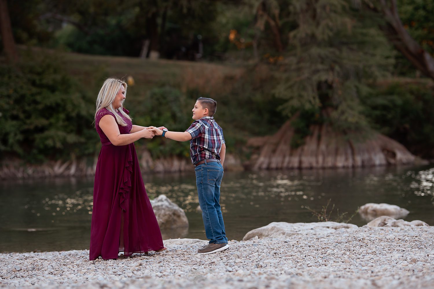 bulverde family photographer mom son portrait