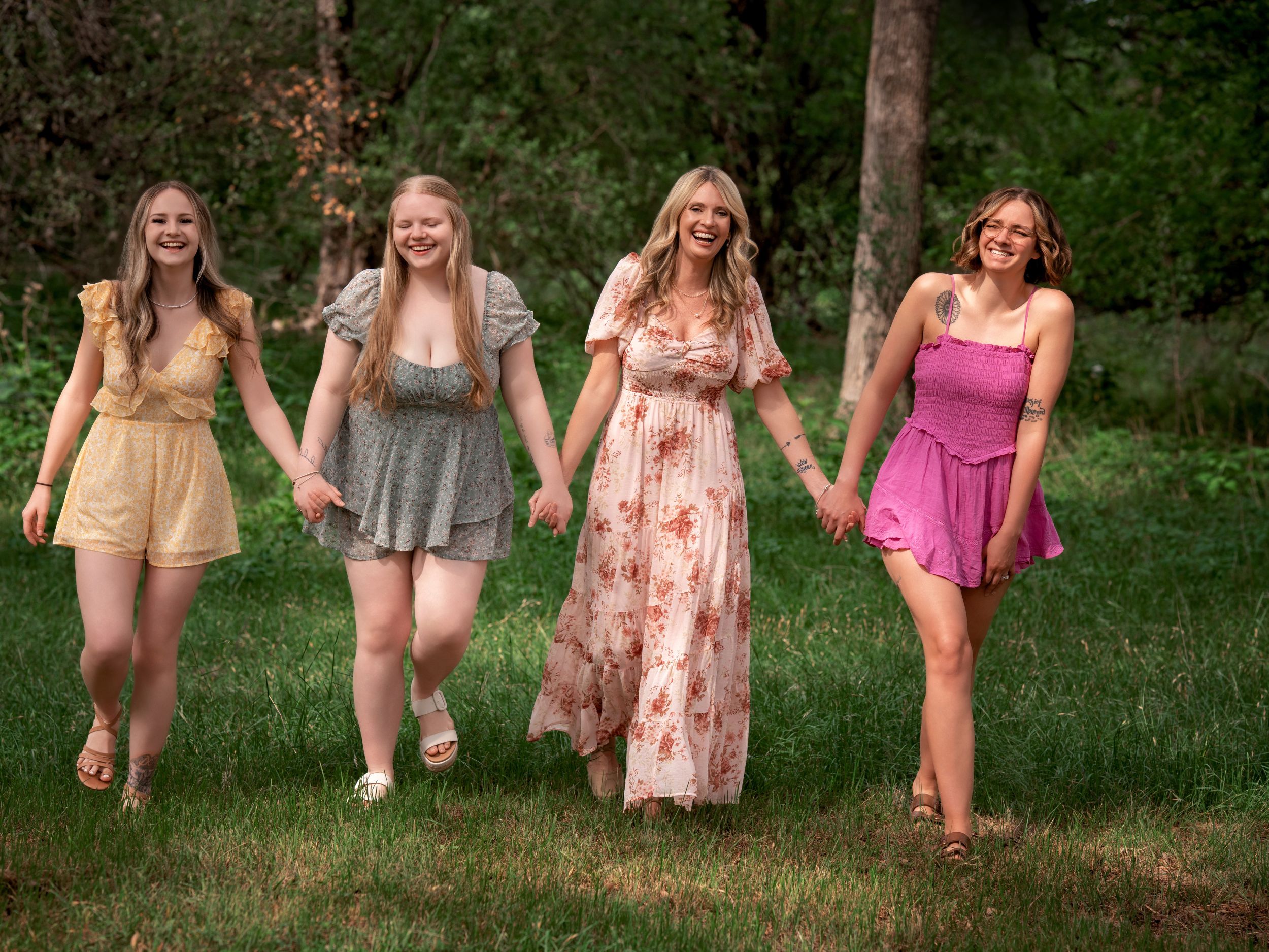 mom daughter family session field